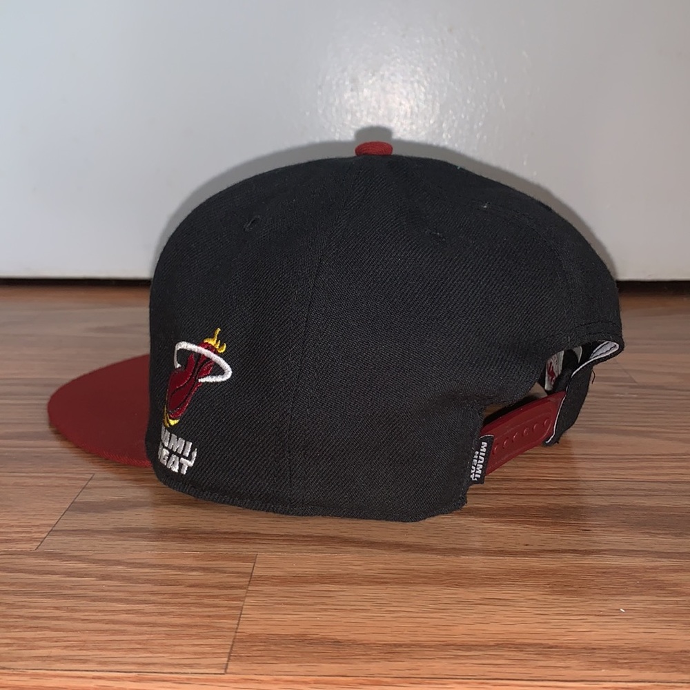 Miami Heat Basketball Hardwood Classics SnapBack - Picture 2 of 3